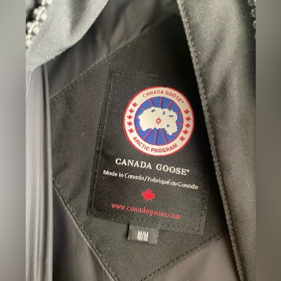 SOLD 🍯 Canada Goose Winter Coat / Jacket, Fur Hood Trim - BLACK - Picture 7 of 12